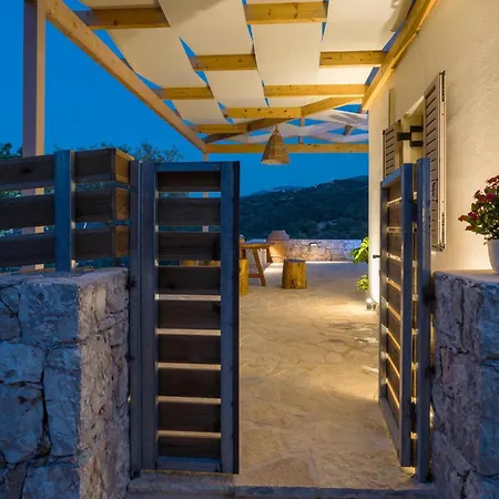 Villa Seva Sea View - Perfect For Romantic Getaways With Pool And Sunrise & Sea Views By Mana Gers