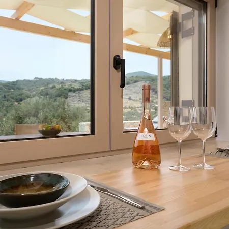 Seva Sea View - Perfect For Romantic Getaways With Pool And Sunrise & Sea Views By Mana Gers Skinaria